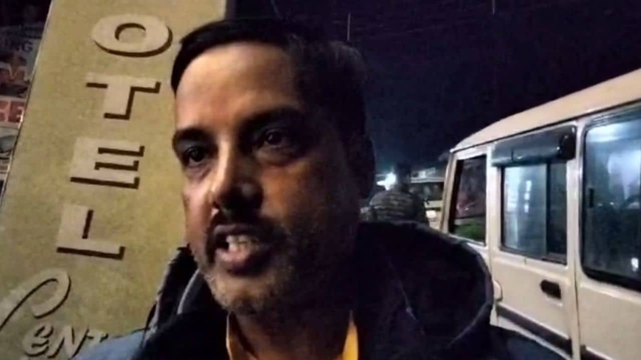 Jalpaiguri Deadbody Recover: হোটেলের ১০২ রুমেই যত কাণ্ড, এই ভাবে উল্টো হয়ে শুয়েই কি না...,জানালায় উঁকি দিতেই স্তম্ভিত মালিক