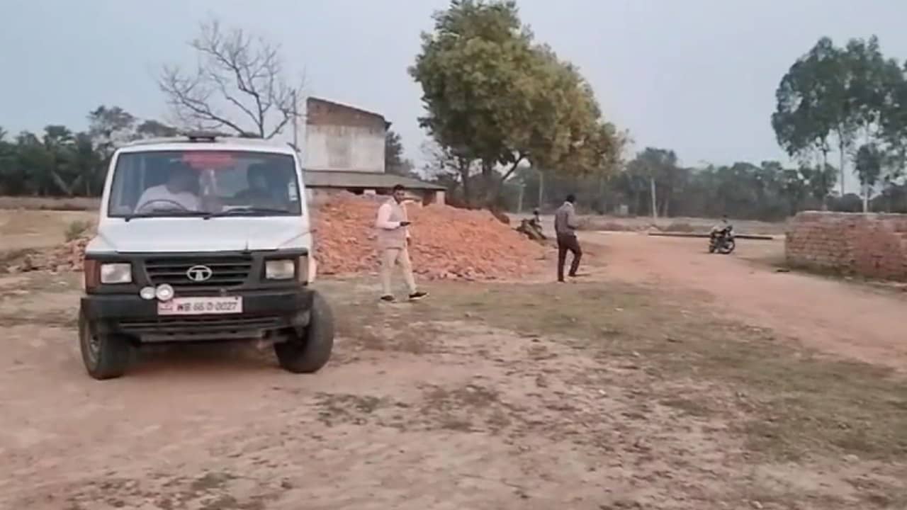 Malda: ফের নাবালিকা খুন মালদহে! ইটভাটা থেকে রক্তাক্ত মৃতদেহ উদ্ধার, ধর্ষণের সন্দেহ