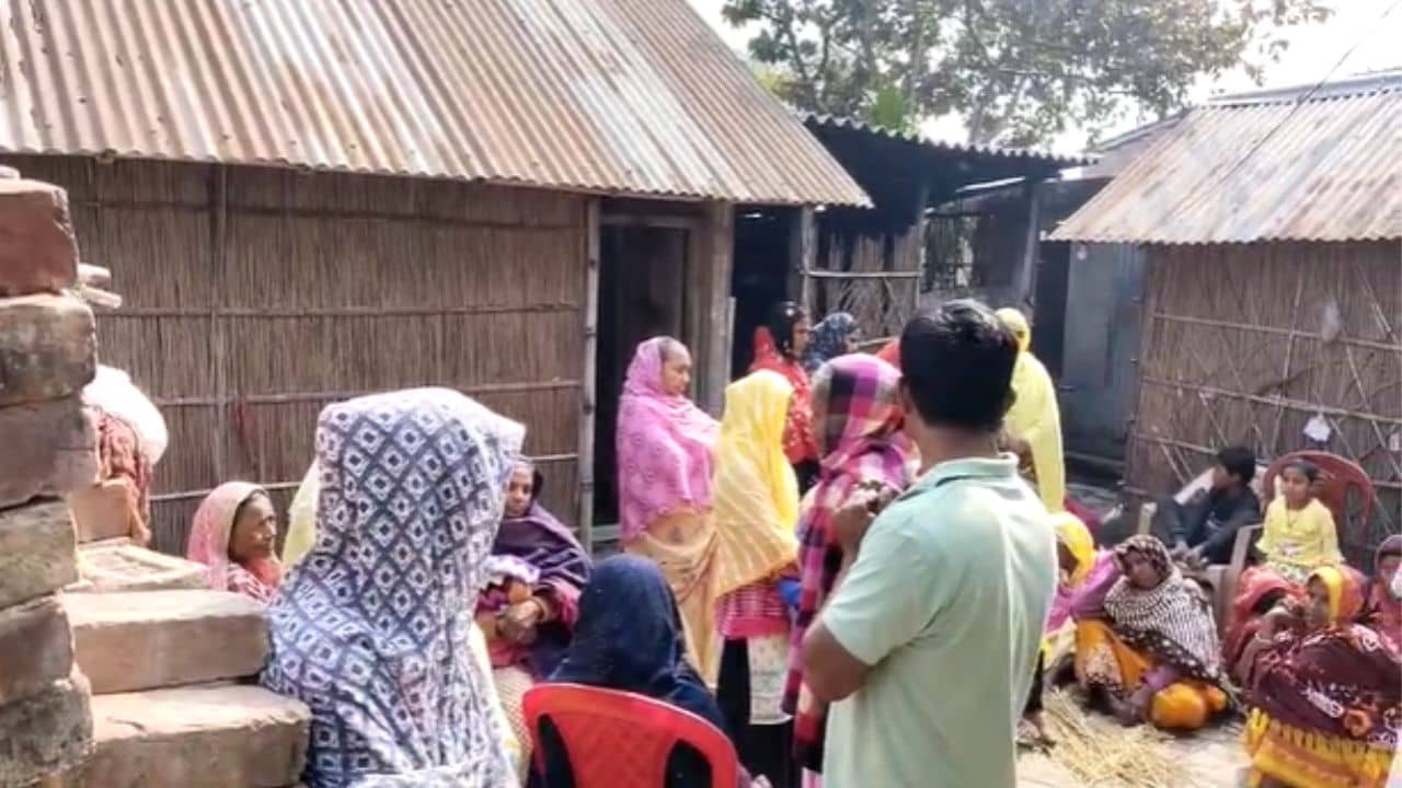 Maldah News: পঞ্জাবে মৃত্যু বাংলার শ্রমিকের, হাসপাতাল থেকে দেহ ছাড়াতে বন্ধক দিতে হল জমি