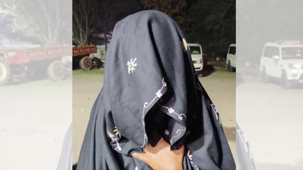 Minor Physically Abused: পাড়ার দাদাই শেষমেশ লুঠল সম্ভ্রম? নাবালিকাকে গণধর্ষণের অভিযোগ Minor Physically Abused: পাড়ার দাদাই শেষমেশ লুঠল সম্ভ্রম? নাবালিকাকে গণধর্ষণের অভিযোগ