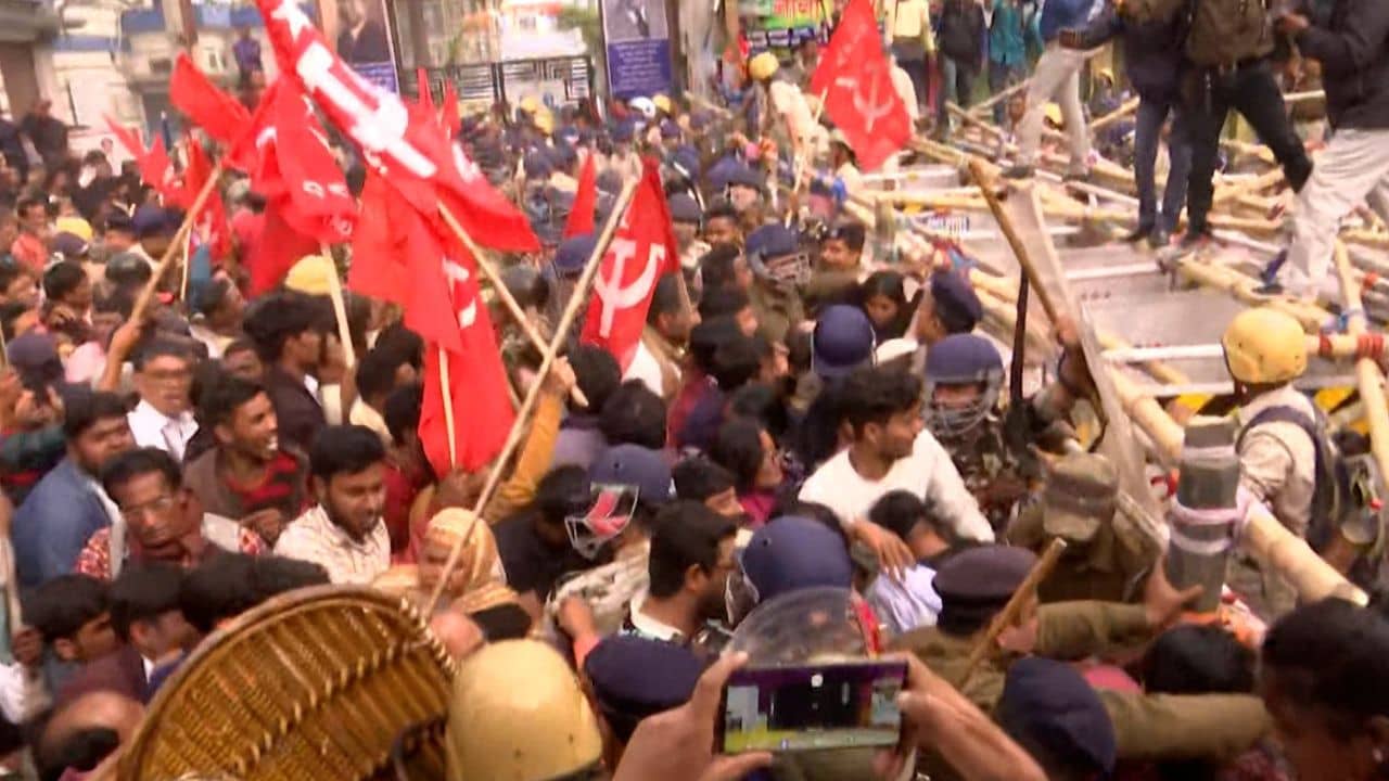 CPIM: সন্দেশখালির ঘটনার প্রতিবাদে গিয়ে গ্রেফতার ১৫ বাম কর্মী, কী কী ধারায় পুলিশ মামলা করেছে জানেন?