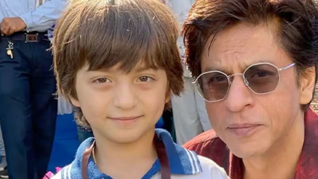 আব্রাহম খান-- শাহরুখ খানের তৃতীয় সন্তান, আব্রাহমকে মানুষ করার জন্য যে ন্যানি রাখা হয়েছে, তাঁর মাস গেলে মাইনে ৫ লাখ টাকা। 