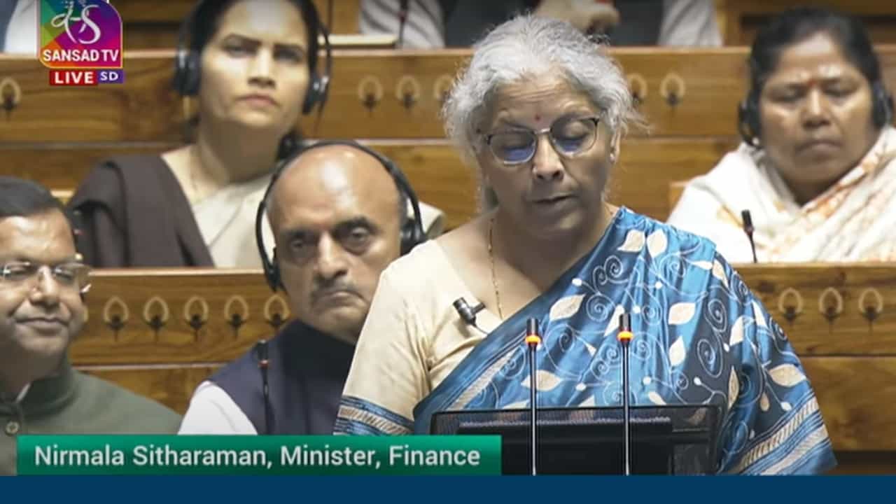 Budget 2024: কম সুদে দীর্ঘমেয়াদী ঋণ, আয়কর কাঠামোয় কোনও পরিবর্তন নয়: অর্থমন্ত্রী Budget 2024: কম সুদে দীর্ঘমেয়াদী ঋণ, আয়কর কাঠামোয় কোনও পরিবর্তন নয়: অর্থমন্ত্রী