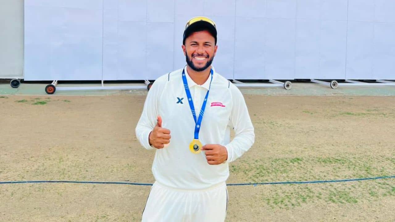 Ranji Trophy 2024: আগুন নিয়ে খেলা করেন, রঞ্জির এক ইনিংসে ৯ উইকেট হাওড়ার ছেলে আকাশের