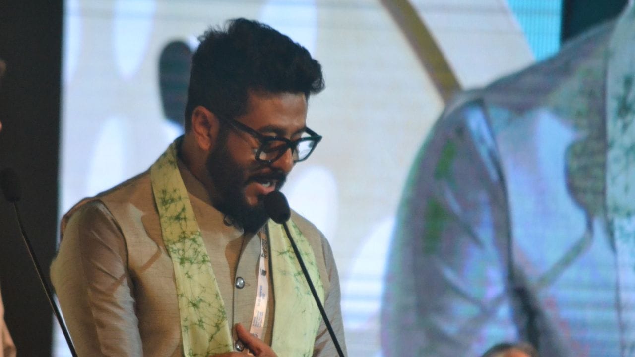 Raj Chakraborty: রাজ চক্রবর্তীকে জন্মদিনের শুভেচ্ছা জানিয়ে একটা পোস্টার, আর তাতেই অস্বস্তিতে পড়ে গেল তৃণমূল Raj Chakraborty: রাজ চক্রবর্তীকে জন্মদিনের শুভেচ্ছা জানিয়ে একটা পোস্টার, আর তাতেই অস্বস্তিতে পড়ে গেল তৃণমূল