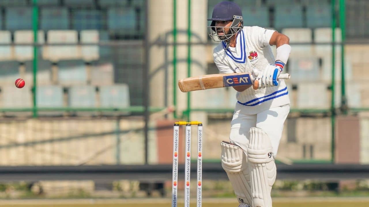 Ajinkya Rahane: আউট হয়েও হলেন না আউট, চা পান করেই ক্রিজে রাহানে!