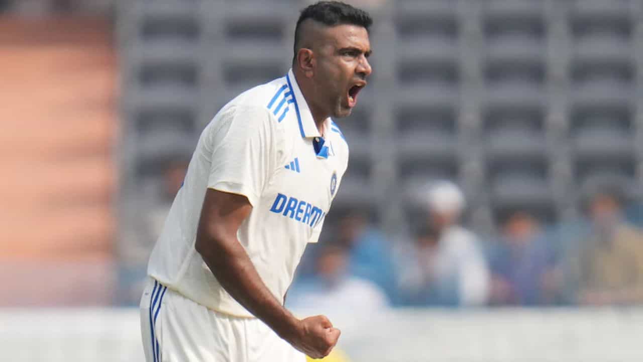 Ravichandran Ashwin: ৫০০ টেস্ট উইকেটের কিংবদন্তি, রাজকোটে রাজ রবি অশ্বিনের Ravichandran Ashwin: ৫০০ টেস্ট উইকেটের কিংবদন্তি, রাজকোটে রাজ রবি অশ্বিনের