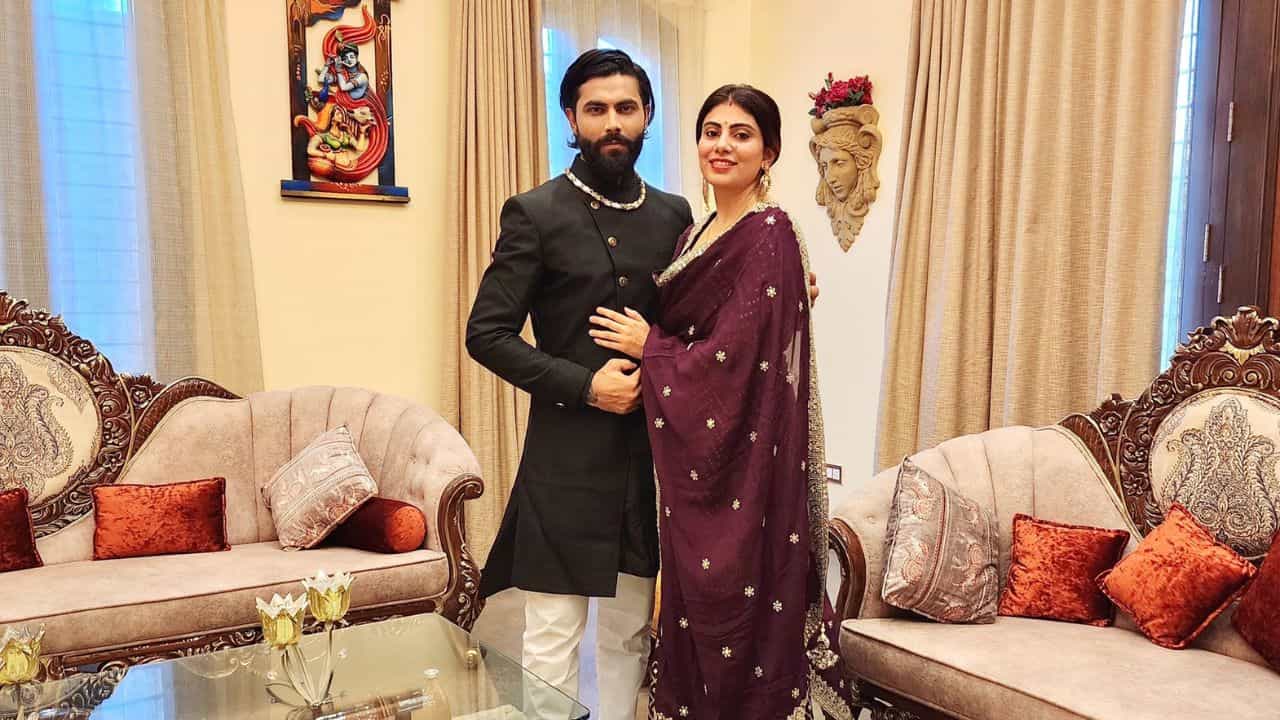 Ravindra Jadeja: বউ জাদু করেছে... জাডেজা মুখ ফেরাতেই গুরুতর অভিযোগ বাবার Ravindra Jadeja: বউ জাদু করেছে... জাডেজা মুখ ফেরাতেই গুরুতর অভিযোগ বাবার