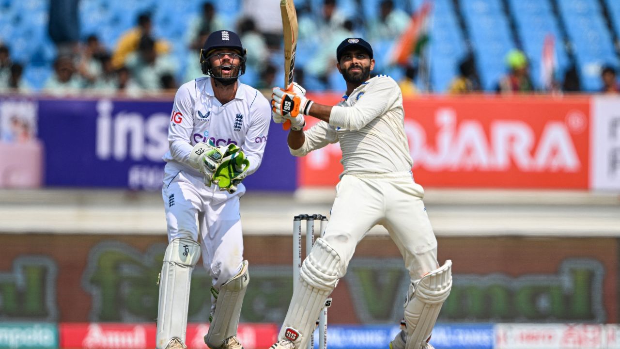 Ravindra Jadeja: নিজের পাড়ায় ফের সেঞ্চুরি, স্টোকসের ইংল্যান্ডকে একাই মাপলেন জাডেজা!