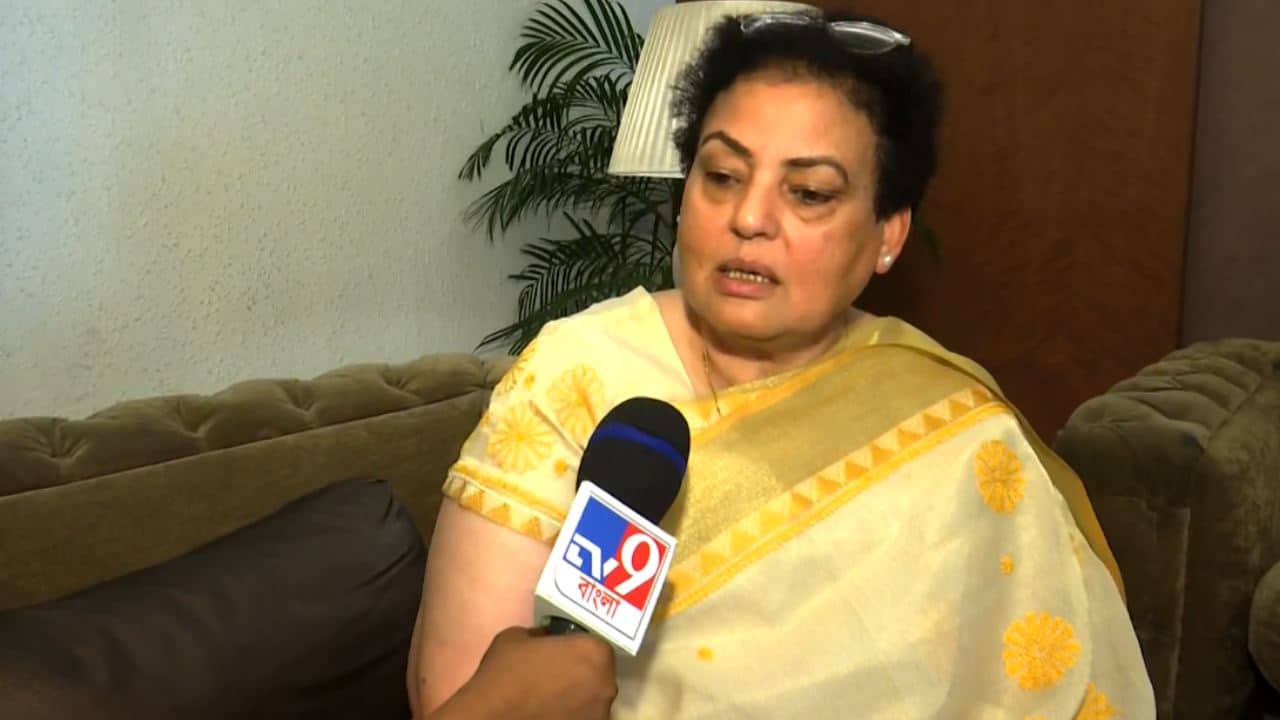 Sandeshkhali: ‘ফোন এল, তারপর যেন ওনার চাপটা আরও বাড়ল’, রাজীব কুমারের সঙ্গে বৈঠকের পর বললেন রেখা