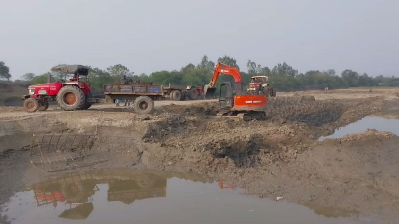 Sundarban: চাকরি-রেশন-গরু-কয়লার পর এবার মাটিও চুরি?