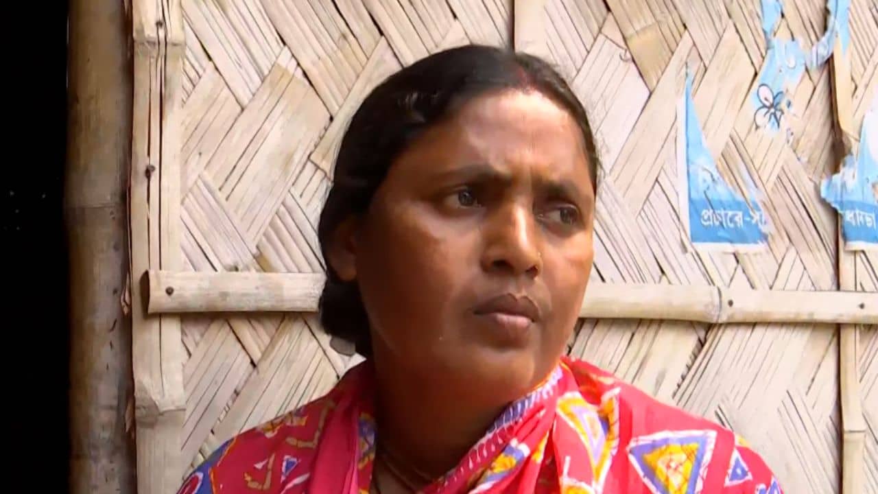 Sandeshkhali: আমার স্বামী মাল খায় না বলেই ওরা পথে নেমেছে