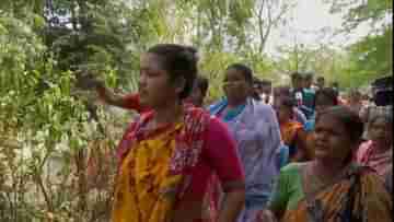 Sandeshkhali: আমরা তো দাঁড়িয়ে ছিলাম, মন্ত্রীরা তো ভয়ে এখানে ঢুকলই না, পার্থ-সুজিত তাহলে গিয়েছিলেন কোথায়? বড় অভিযোগ সন্দেশখালির মহিলাদের