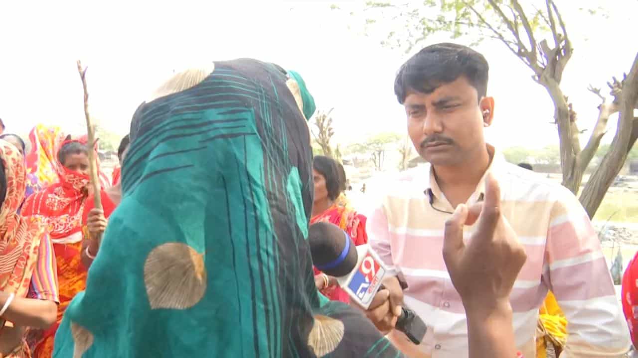 Sandeshkhali: 'সবার সামনে আমাকে উলঙ্গ করল...', শাহজাহান-শিবু-উত্তমদের সামনে রেখে আসলে কোন দাদার চলত নোংরা খেলা? বলেই দিলেন আত্মীয় Sandeshkhali: 'সবার সামনে আমাকে উলঙ্গ করল...', শাহজাহান-শিবু-উত্তমদের সামনে রেখে আসলে কোন দাদার চলত নোংরা খেলা? বলেই দিলেন আত্মীয়