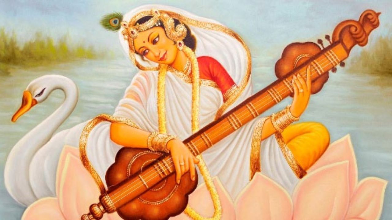 সনাতন হিন্দু শাস্ত্রানুসারে হিন্দু বর্ষপঞ্জীর প্রতিমাসের শুক্লাষষ্ঠী তিথিতে বিভিন্ন নামে ষষ্ঠীদেবী পূজিতা হন। যেমন জৈষ্ঠ মাসে অরণ্যষষ্ঠী, শ্রাবণ মাসে লুণ্ঠনষষ্ঠী ,ভাদ্র মাসে মন্থনষষ্ঠী, আশ্বিন মাসে দুর্গাষষ্ঠী বা বোধনষষ্ঠী, অগ্রহায়ণ মাসে মূলাষষ্ঠী, পৌষ মাসে পাটাইষষ্ঠী, মাঘ মাসে শীতলষষ্ঠী, চৈত্র মাসে অশোকষষ্ঠী এবং নীলষষ্ঠী। এছাড়া, শিশুর জন্মের পর 'সূতিকাষষ্ঠী , ষষ্ঠ দিনে 'ঘাটষষ্ঠী', একুশদিনে 'একুশে' ও শিশুর বারো বছর বয়স পর্যন্ত প্রতি জন্মতিথিতে 'জলষষ্ঠী' দেবীর পুজো হয়ে থাকে।