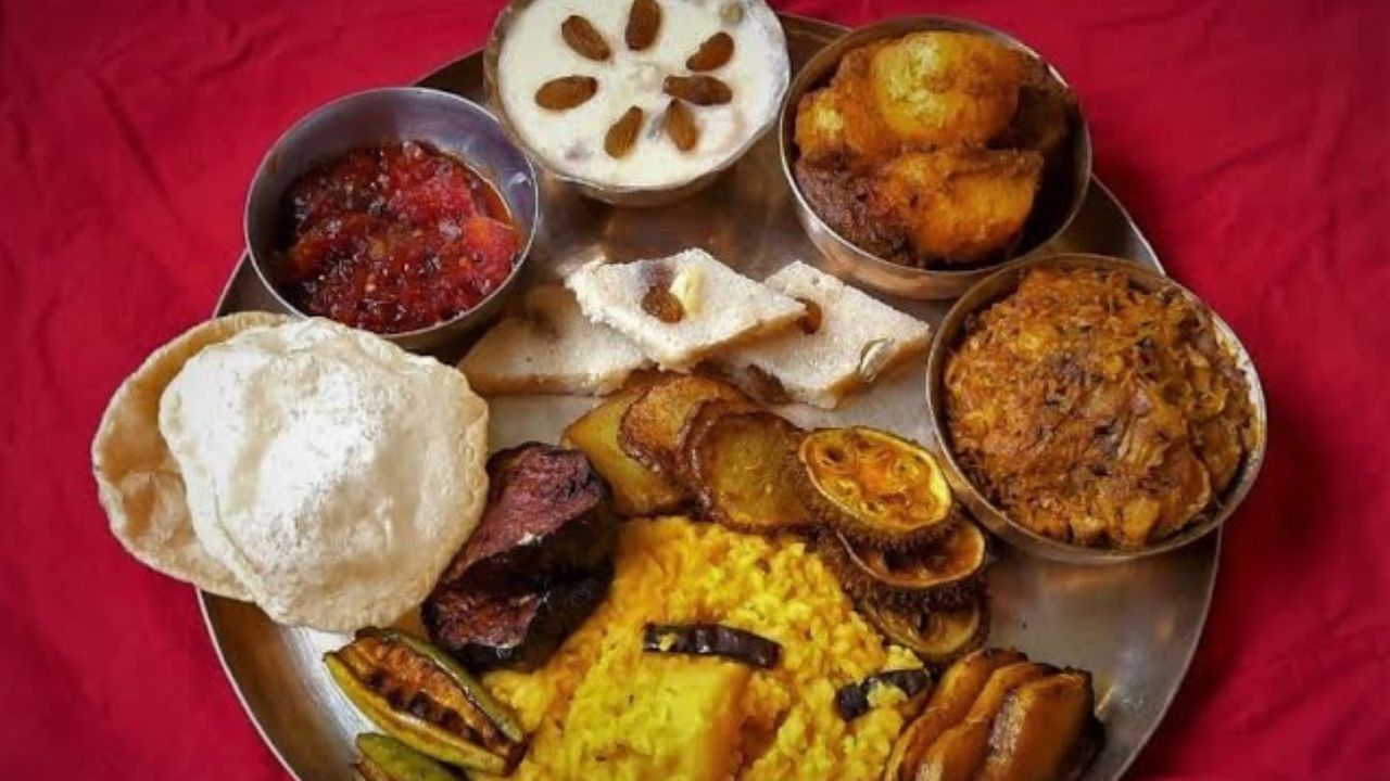 বাংলা ক্য়ালেন্ডার মতে, মাঘ মাসের শ্রীপঞ্চমীর পরদিন শুক্লাষষ্ঠী তিথিতে ষষ্ঠী দেবীর পূজা হিসাবে পালন করা হয়। সরস্বতী পুজোর পরের দিন ষষ্ঠীর তিথি থাকতে থাকতে এই ষষ্ঠী ব্রত পালন করা হয়। এদিন আরও একটি রীতি মেনে চলা হয়, তা হল গোটাসেদ্ধ।