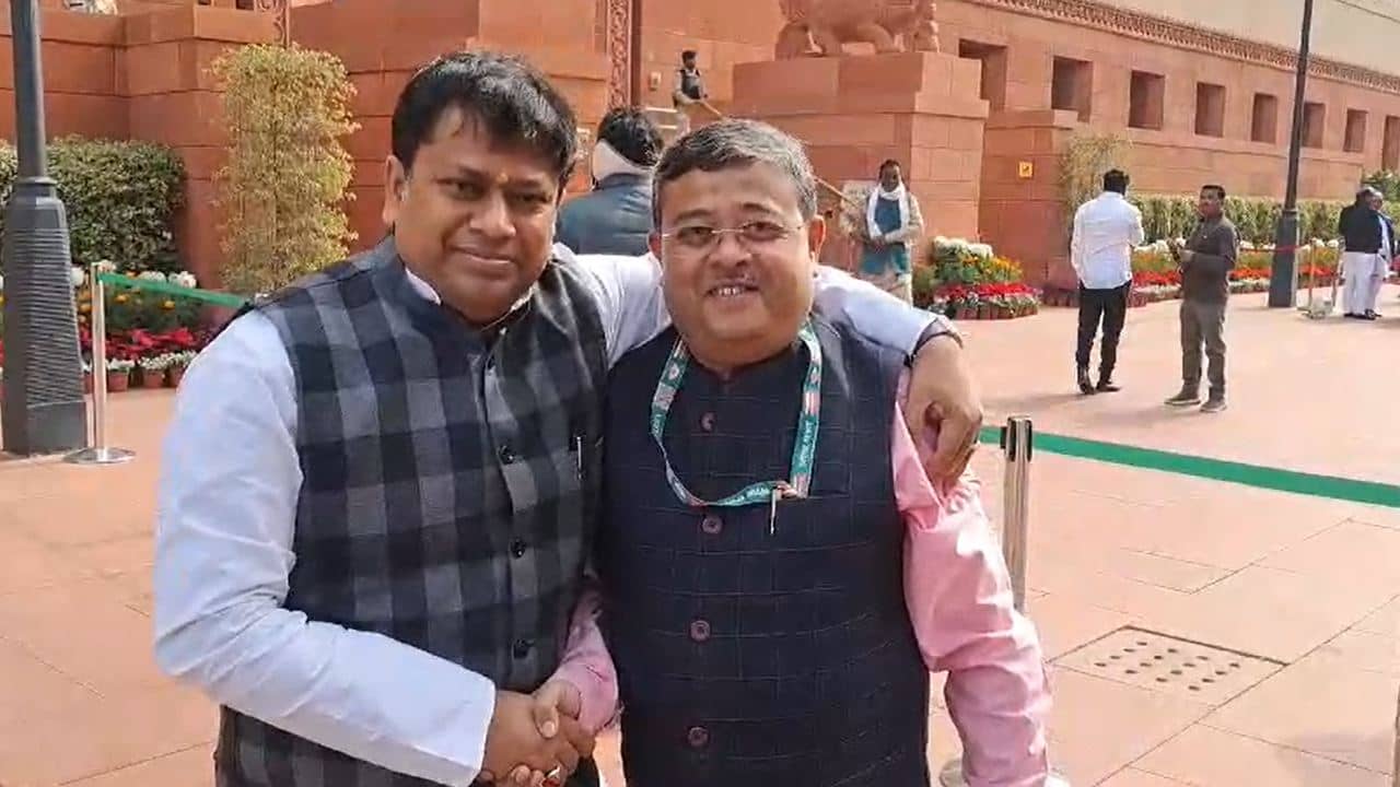 Dibyendu Adhikari: শীঘ্রই বিজেপিতে যাচ্ছেন? দিব্যেন্দু বলছেন, ‘মানসিক যন্ত্রণা থেকে মুক্তি চাই’, সুকান্ত বলছেন, ‘ক্রমশ প্রকাশ্য’