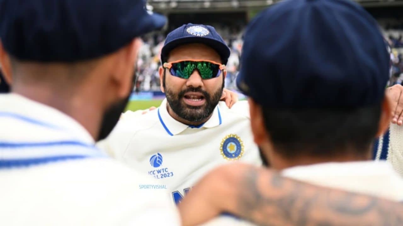 IND vs ENG: রাজকোট টেস্টের তৃতীয় দিন কেন কালো আর্মব্যান্ড পরে নামলেন রোহিতরা?