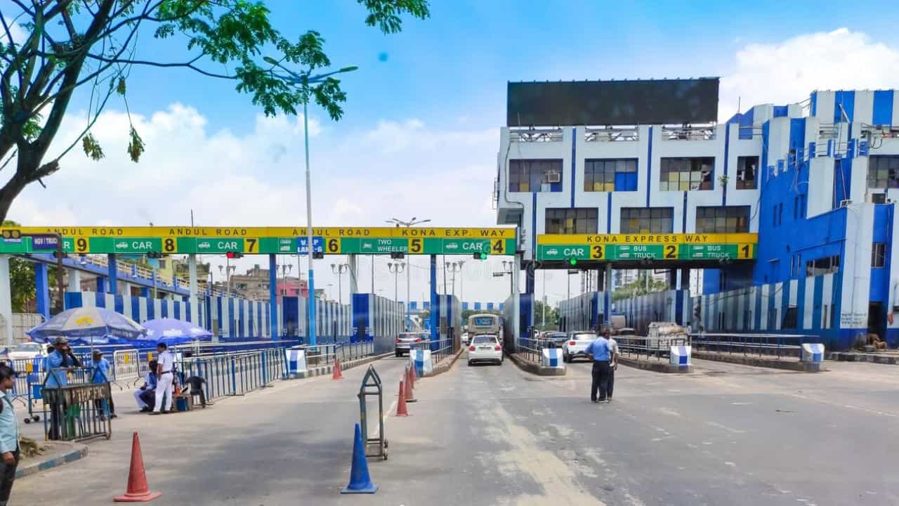 টোল প্লাজায় দাঁড়ানোর দিন শেষ, GPS-এর জাদুতে হাইওয়েতে পক্ষীরাজ ঘোড়ার মতো ছুটবে গাড়ি টোল প্লাজায় দাঁড়ানোর দিন শেষ, GPS-এর জাদুতে হাইওয়েতে পক্ষীরাজ ঘোড়ার মতো ছুটবে গাড়ি