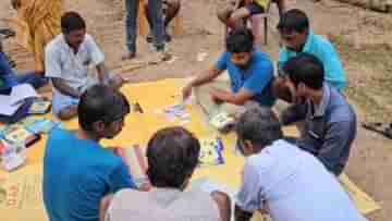 Medinipur: মুখ্যমন্ত্রী চোখের জল ফেলে টাকা জোগাড় করেন, আর তাস খেলার আসরে বসেই লুঠ করছেন কর্মীরা