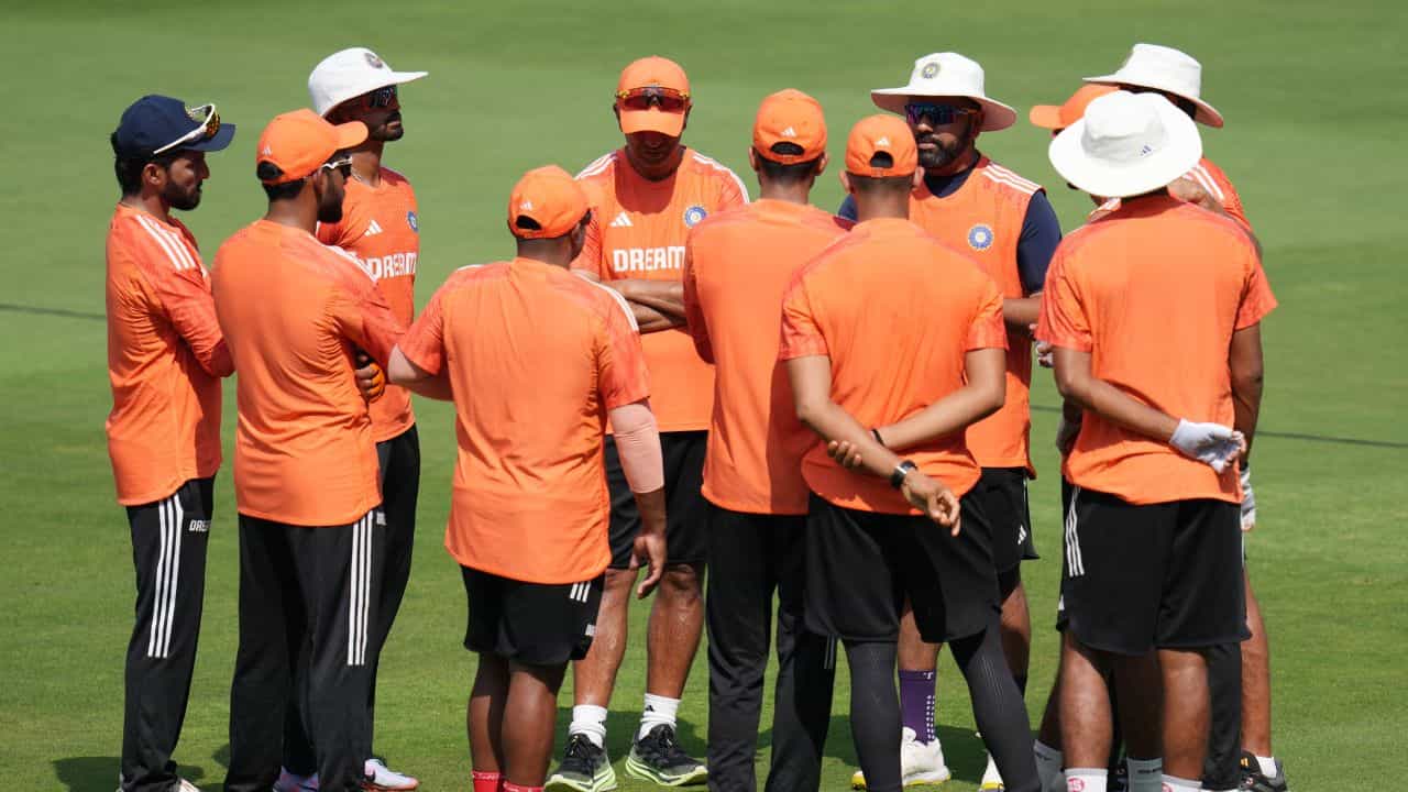 IND vs ENG: ভয় পেও না... প্রথম টেস্ট হারের পর কী ঘটেছিল, তুলে ধরলেন ভারতের ভরত! IND vs ENG: ভয় পেও না... প্রথম টেস্ট হারের পর কী ঘটেছিল, তুলে ধরলেন ভারতের ভরত!