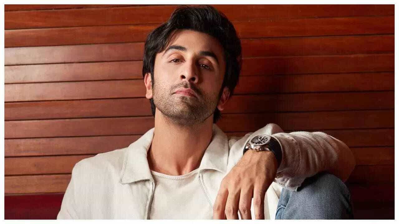 মুখেশ অম্বানির এই উপদেশ অক্ষরে-অক্ষরে পালন করেন রণবীর, জানেন কী সেই টিপস... মুখেশ অম্বানির এই উপদেশ অক্ষরে-অক্ষরে পালন করেন রণবীর, জানেন কী সেই টিপস...
