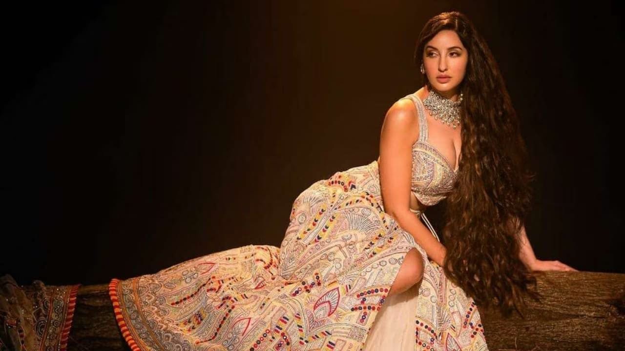 বিভিন্ন জায়গা থেকে কাজের প্রস্তাব আসছে, কোথাও তিনি সিলেক্ট হচ্ছেন কোথাও আবার হচ্ছেন না। টাকা পয়সাও বাঁচিয়ে চলছেন। এমনই সময় তাঁর রুমমেটের দ্বারা তিনি ২০ লক্ষ টাকা চোট পান।