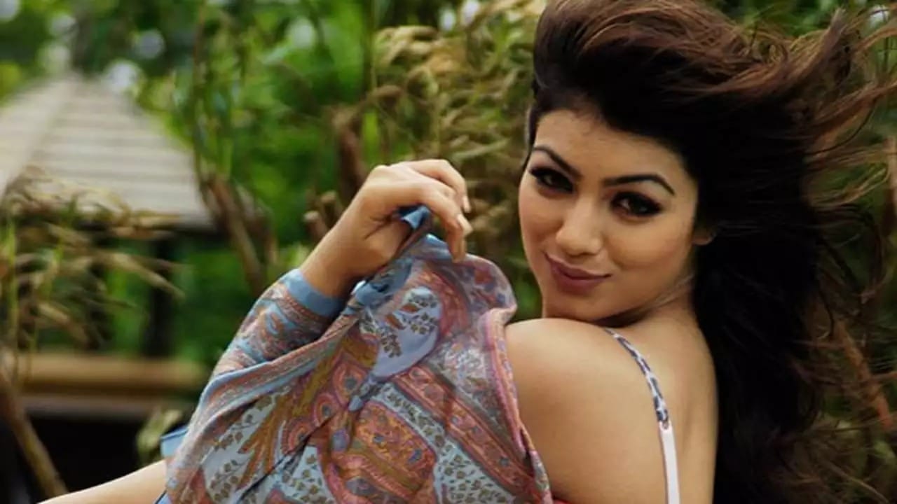 তবে ট্রোলারদের ছেড়ে দিতে নারাজ তিনি। এবার স্পষ্ট জানিয়ে দিলেন, মোটেও এটা কাম্য নয়। তিনি এই মর্মে সোশ্যাল মিডিয়ায় একটা পোস্টও করেছেন। 