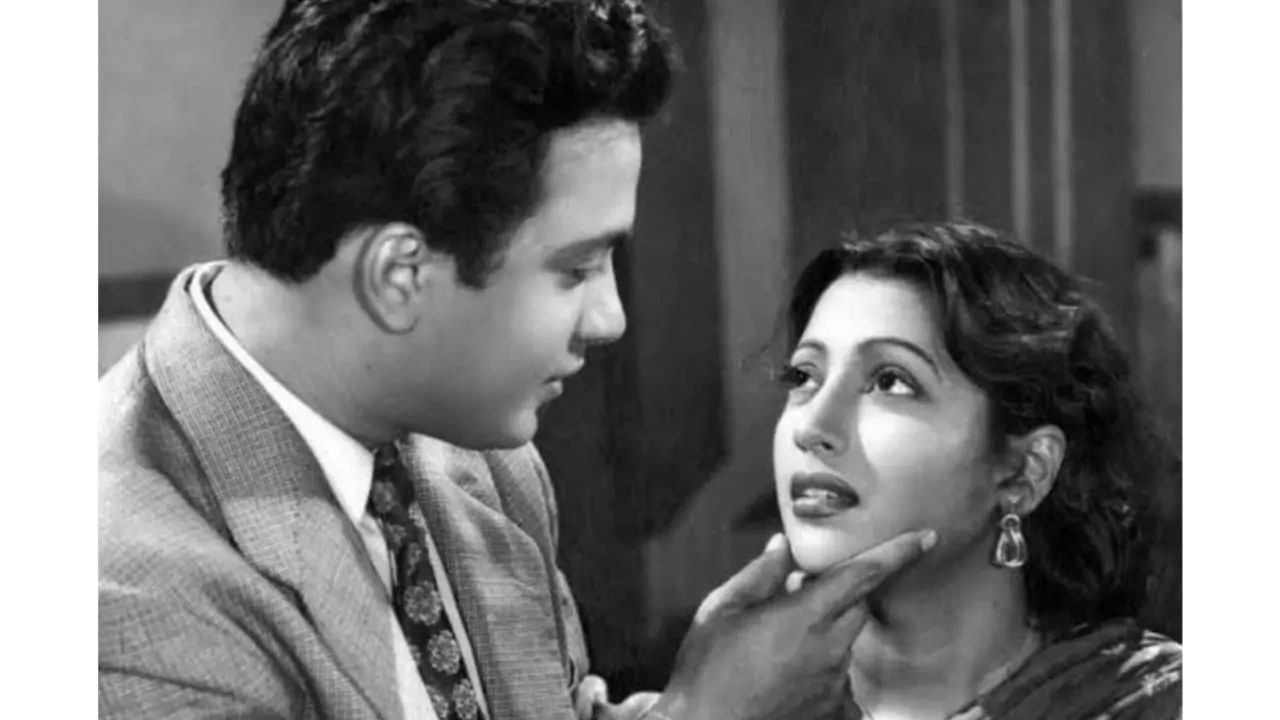 সুচিত্রা সেন, টলিপাড়ার তিনি মহানায়িকা। অপরূপ সুন্দরী, যাঁর লুক প্রতিটা মুহূর্তে দর্শকদের নজর কাড়ত। ঘুম কাড়ত শত শত পুরুষের। সেই মহানায়িকাই একটা সময় সবকিছু থেকে নিজেকে সরিয়ে নিয়েছিলেন। 