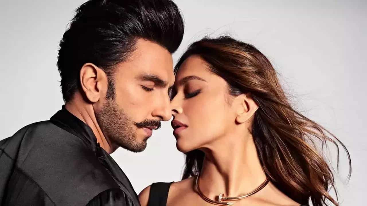 'মা হচ্ছেন দীপিকা', খবর শুনেই প্রতিবাদে সরব নেটপাড়া, হঠাৎ হল কী? 'মা হচ্ছেন দীপিকা', খবর শুনেই প্রতিবাদে সরব নেটপাড়া, হঠাৎ হল কী?
