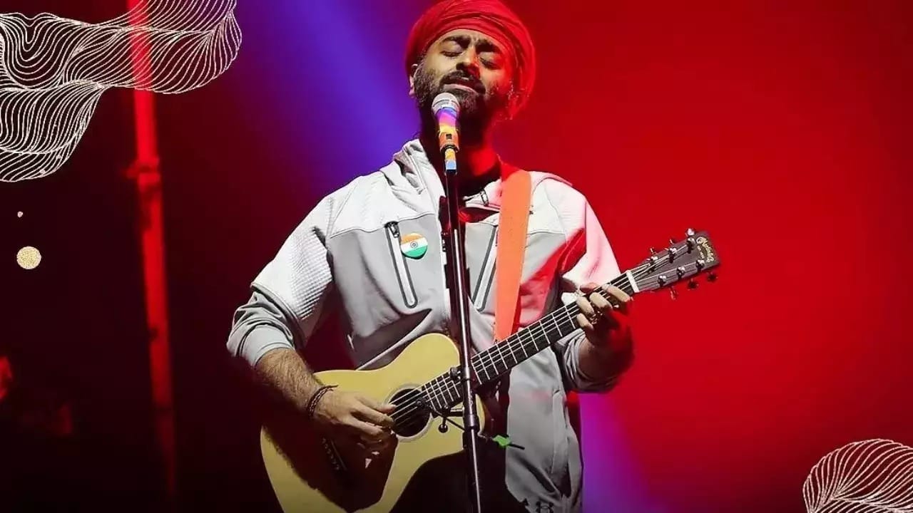 সেলিব্রিটির সংজ্ঞাটা সাধারণ মানুষের কাছে খুব স্পষ্ট। ধরা ছোঁয়ার বাইরে থাকা স্টারকাস্ট। যাঁরা প্রতিটা মুহূর্তে ভক্তদের জন্য প্রাণপাত করলেও নিজের একটি নির্দিষ্টি গণ্ডির মধ্যেই থাকতে বেশি স্বাচ্ছন্দ বোধ করেন।