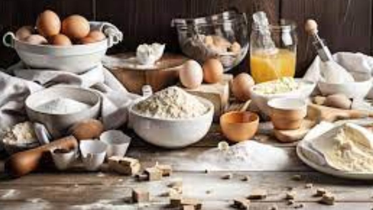 বাটার নান তৈরি করার প্রধান উপকরণ হল, ময়দা। তিন কাপ ময়দার সঙ্গে ১ কাপ চিনি, ১ কাপ গুঁড়ো দুধ, ১টি ডিম, দেড় চামচ ইস্ট, ১ টেবিল চামচ তেল পরিমাণ মতো নুন ও ১ কাপ গরম জল নিন