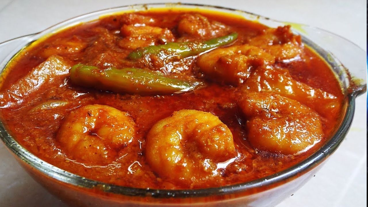 Recipe: চিংড়ি ও শোল মাছের সঙ্গে কাঁচা আম দিয়ে ঘরেই বানিয়ে নিন জিভে জল আনা রেসিপি