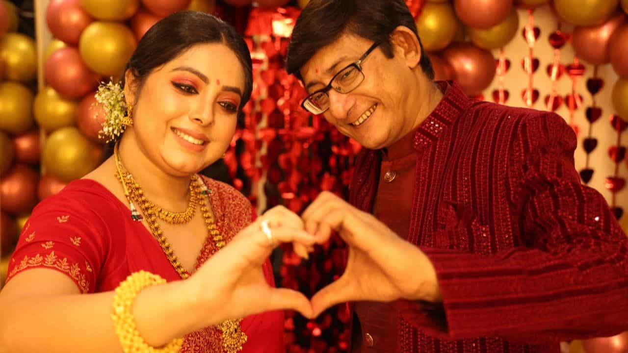 দু' বার বিয়ে ভাঙে, এমন পাত্র কাঞ্চনকে কেন মেনে নিল শ্রীময়ীর পরিবার? জানিয়েছেন অভিনেত্রী স্বয়ং দু' বার বিয়ে ভাঙে, এমন পাত্র কাঞ্চনকে কেন মেনে নিল শ্রীময়ীর পরিবার? জানিয়েছেন অভিনেত্রী স্বয়ং
