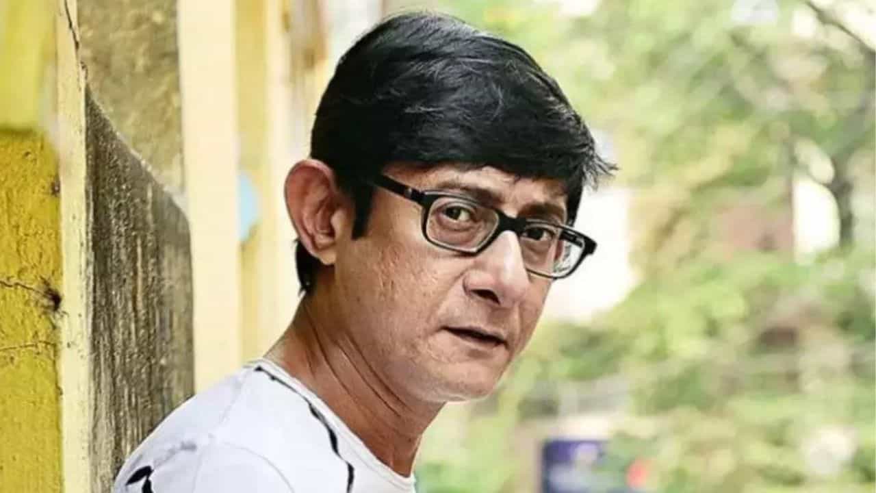 মায়ের মৃত্যুর পর হাতে রেজ়ার তোলেন কাঞ্চন, কোন কাজ করেছিলেন কেঁদে? মায়ের মৃত্যুর পর হাতে রেজ়ার তোলেন কাঞ্চন, কোন কাজ করেছিলেন কেঁদে?