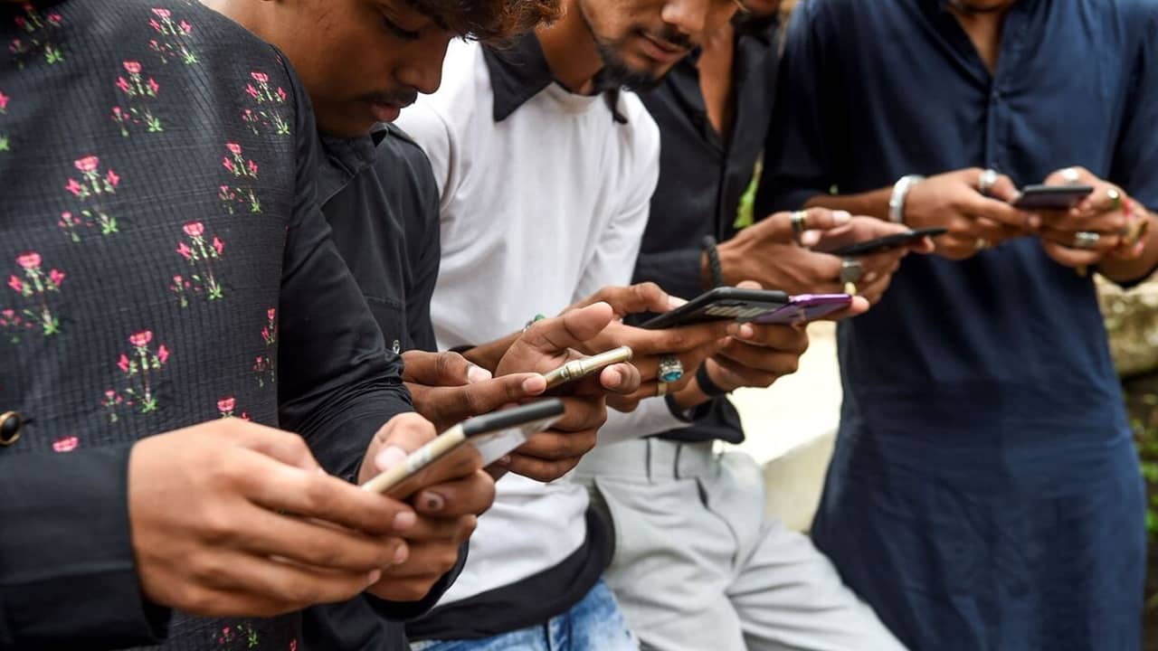 দ্রুত KYC না করলে বন্ধ হয়ে যাবে ফোন নম্বর, এমন কল কিংবা মেসেজ এলে সাবধান!