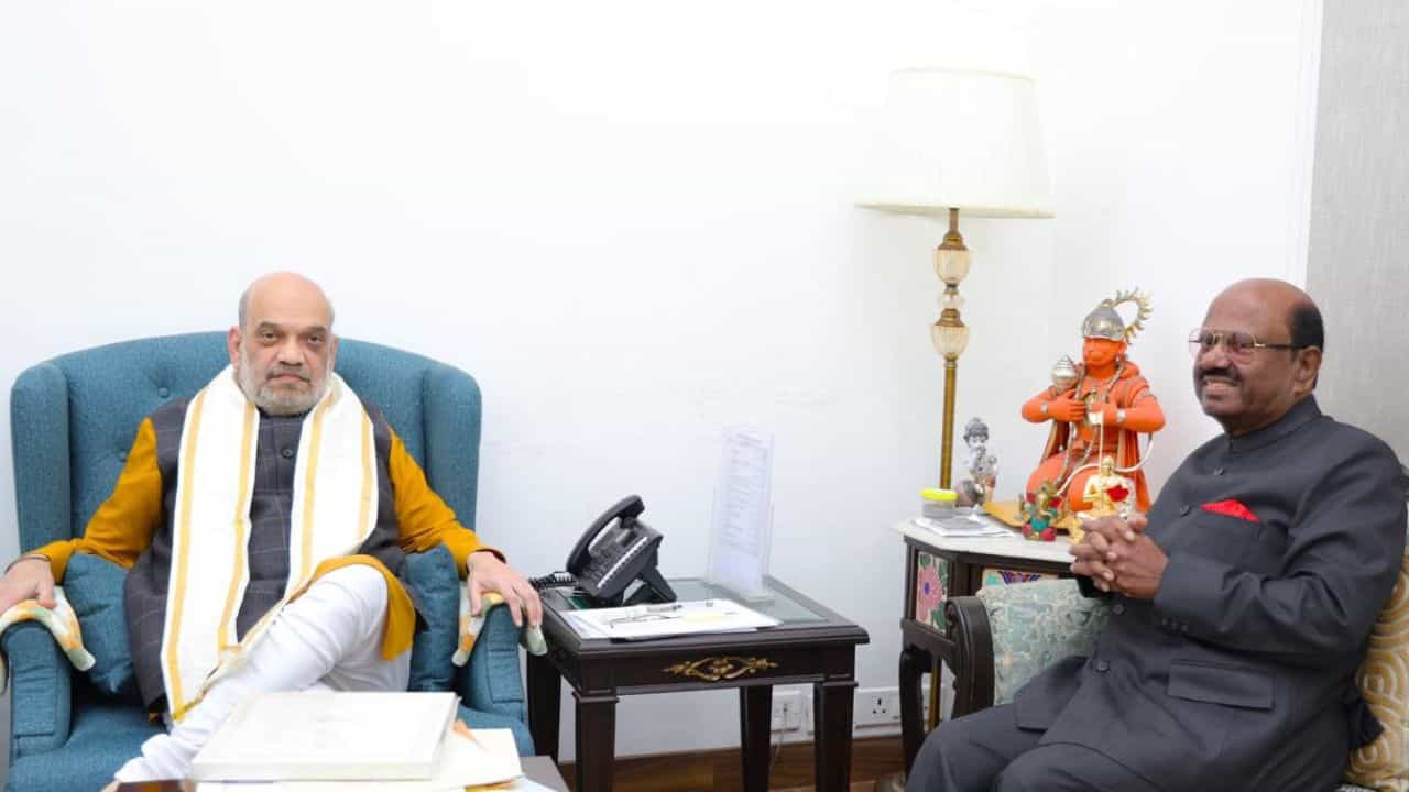 Governor-Shah meet: শাহজাহান-ইস্যুতে শাহের সঙ্গে কথা হল বোসের, কী বললেন রাজ্যপাল? Governor-Shah meet: শাহজাহান-ইস্যুতে শাহের সঙ্গে কথা হল বোসের, কী বললেন রাজ্যপাল?