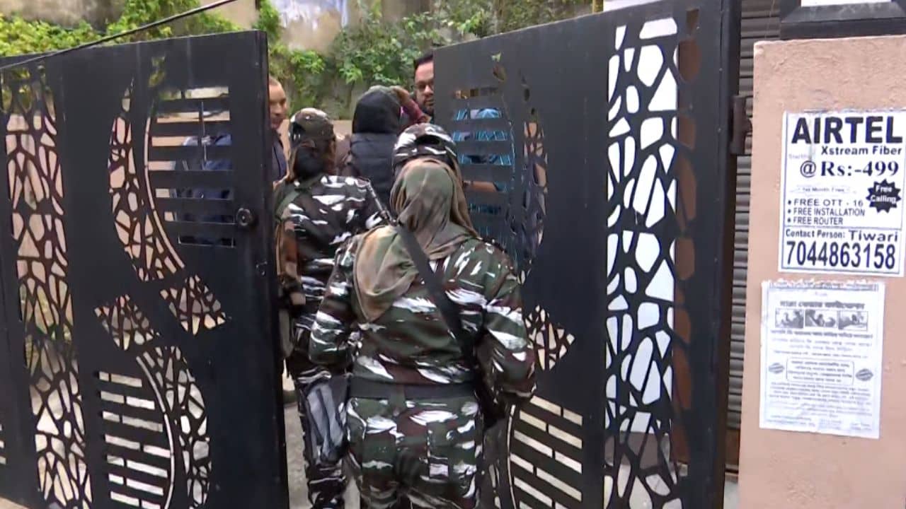 ED Search in Kolkata: নাকতলায় পার্থর বাড়ির কাছেই হাজির ED, শিক্ষা দুর্নীতির শিকড় খুঁজতে ফের অ্যাকশন
