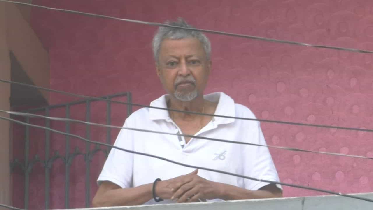 Mukul Roy: শরীর ভাল নেই মুকুলের, ইডি-র তলবে কি সাড়া দেবেন? Mukul Roy: শরীর ভাল নেই মুকুলের, ইডি-র তলবে কি সাড়া দেবেন?
