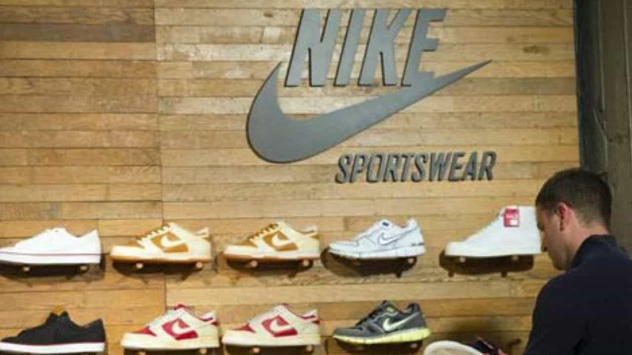 Nike Layoff: জুতো বিক্রিতে ধাক্কা Nike-র, চাকরি যাচ্ছে ১৬০০ কর্মীর Nike Layoff: জুতো বিক্রিতে ধাক্কা Nike-র, চাকরি যাচ্ছে ১৬০০ কর্মীর
