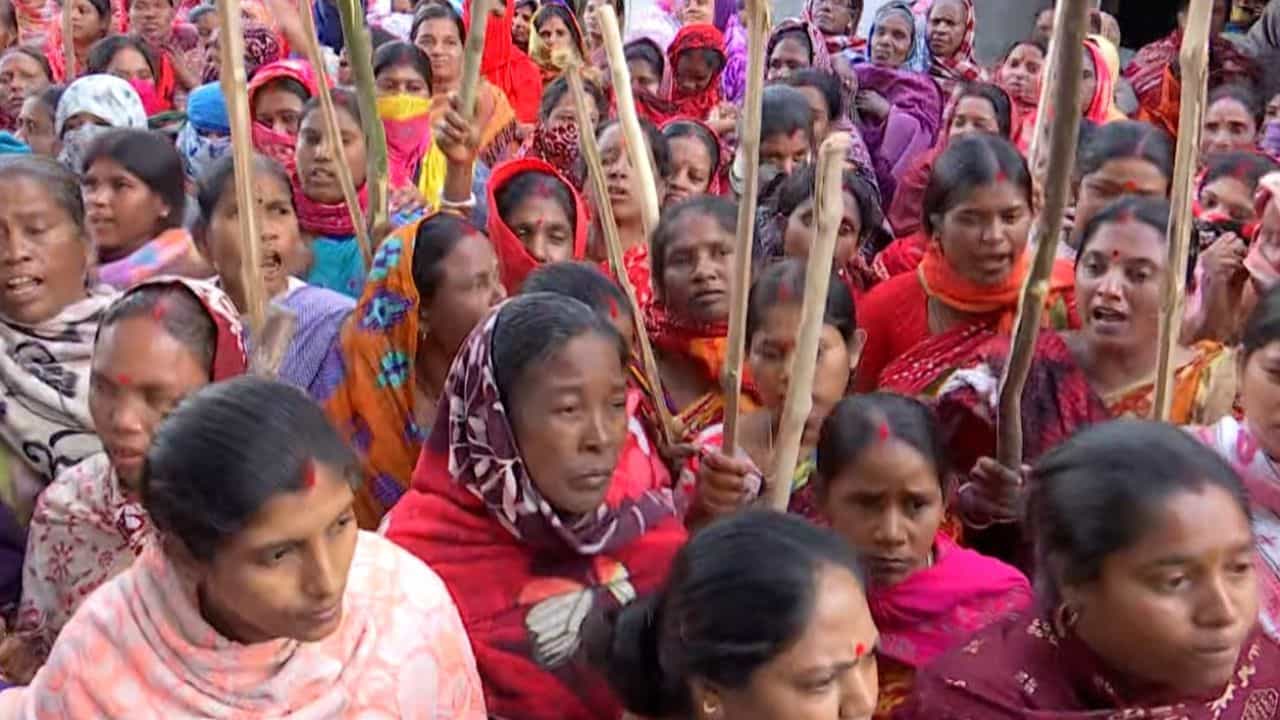 TMC in Sandeshkhali: ৬ মন্ত্রীকে নিয়ে রবিবারই সন্দেশখালিতে তৃণমূল, সামনে সারিতে থাকবেন 'মা-বোনেরা' TMC in Sandeshkhali: ৬ মন্ত্রীকে নিয়ে রবিবারই সন্দেশখালিতে তৃণমূল, সামনে সারিতে থাকবেন 'মা-বোনেরা'