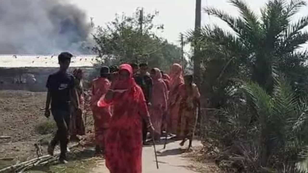 Sandeshkhali: নতুন করে সন্দেশখালির ১২ জায়গায় ১৪৪ ধারা জারি Sandeshkhali: নতুন করে সন্দেশখালির ১২ জায়গায় ১৪৪ ধারা জারি