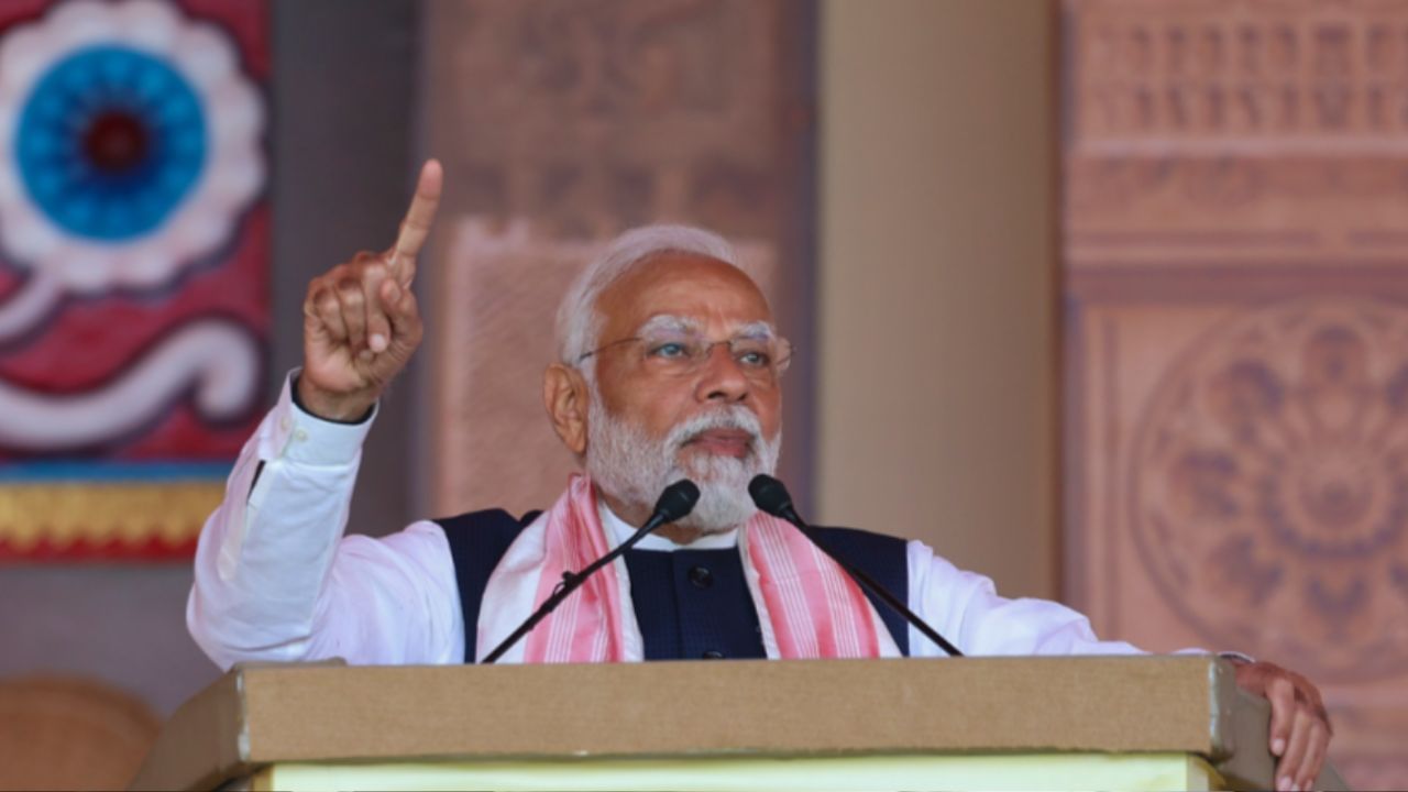 PM Narendra Modi: আগামী দিনে বিদ্যুতের বিল 'জিরো' করার দিকে এগিয়ে যাচ্ছে মোদী সরকার