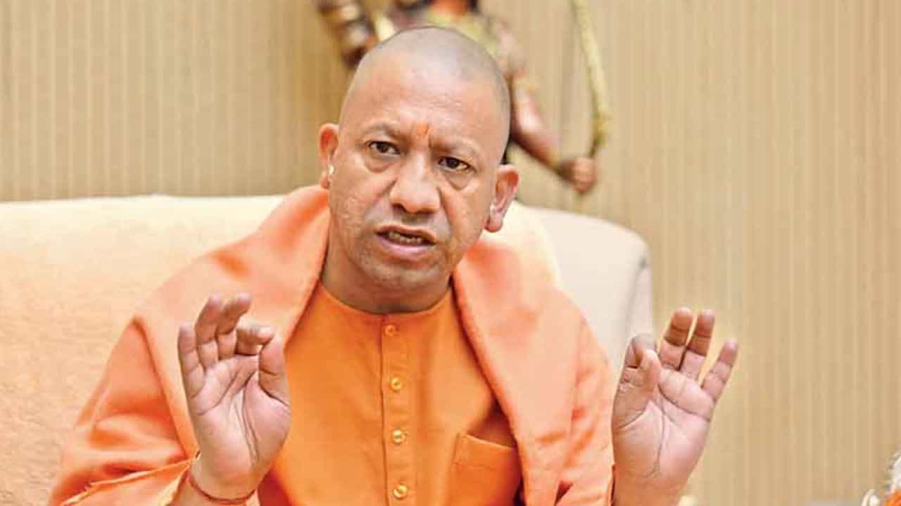 CM Yogi Adityanath: উল্টে গেল যোগী আদিত্যনাথের কনভয়ের গাড়ি, গুরুতর আহত ৯ CM Yogi Adityanath: উল্টে গেল যোগী আদিত্যনাথের কনভয়ের গাড়ি, গুরুতর আহত ৯