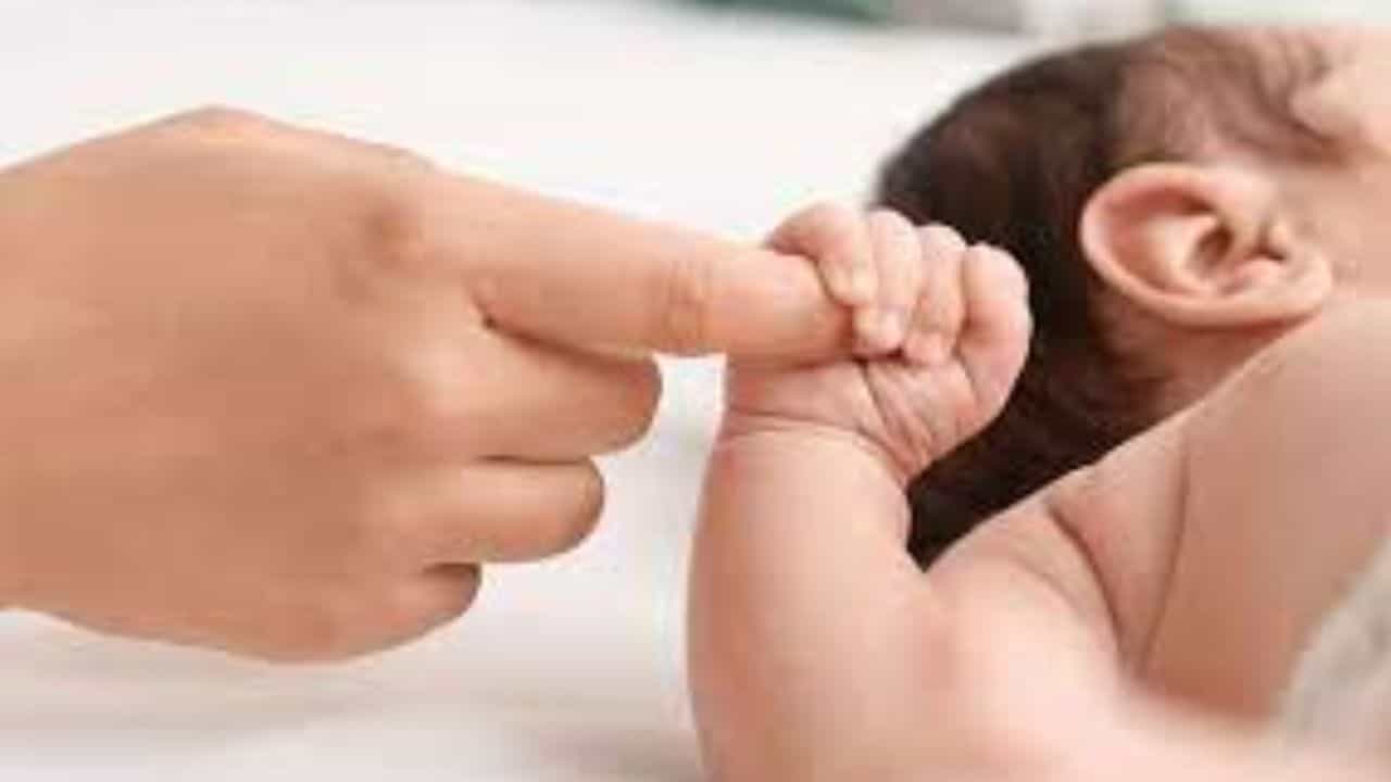 Child Bonus: সন্তান হলেই লক্ষ্মীলাভ, ৬৩ লক্ষ টাকা পাবেন মা-বাবা Child Bonus: সন্তান হলেই লক্ষ্মীলাভ, ৬৩ লক্ষ টাকা পাবেন মা-বাবা