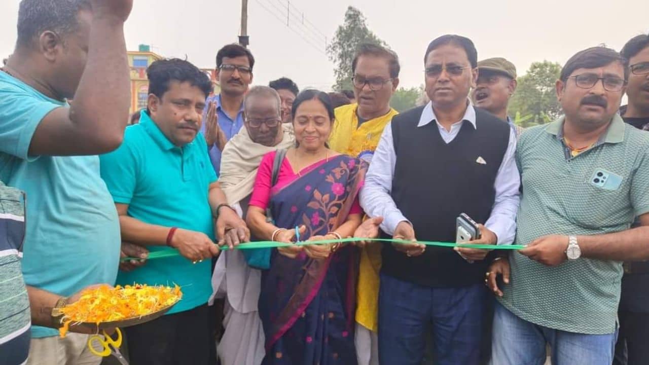 Marishda: অভিষেক বন্দ্যোপাধ্যায় কথা দিলে রাখেন তা প্রমাণ হল, ঢালাই রাস্তা পেল সেই মারিশদা