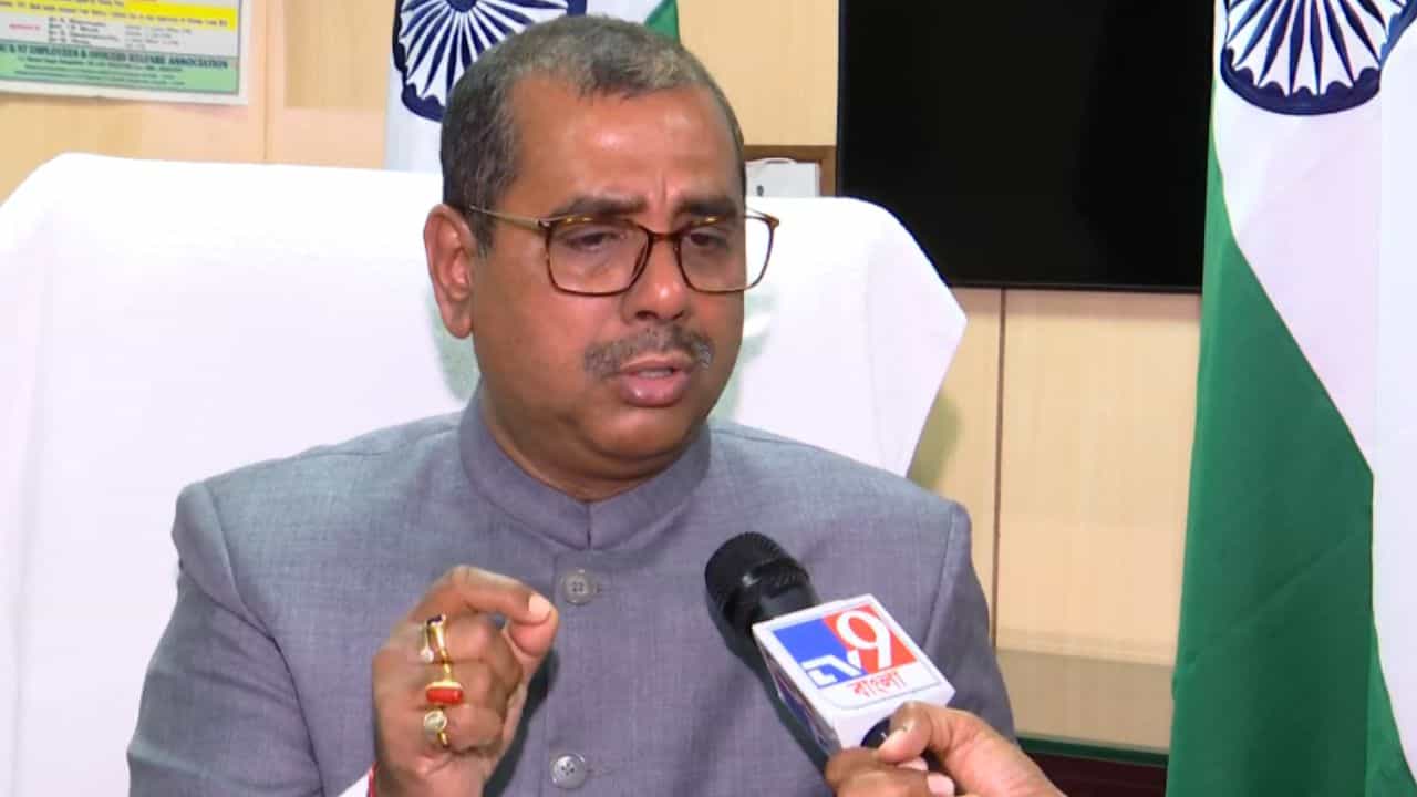 SC Commission: 'অনায়াসে রাষ্ট্রপতি শাসন জারি হতে পারে', সুপারিশ জাতীয় এসসি কমিশনের SC Commission: 'অনায়াসে রাষ্ট্রপতি শাসন জারি হতে পারে', সুপারিশ জাতীয় এসসি কমিশনের