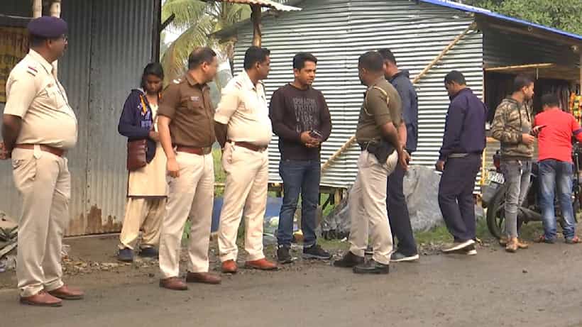 Narendrapur School: পুলিশে ছয়লাপ নরেন্দ্রপুরের মন্মথনাথ বিদ্যামন্দিরে, কড়া নিরাপত্তায় চলছে মাধ্যমিক
