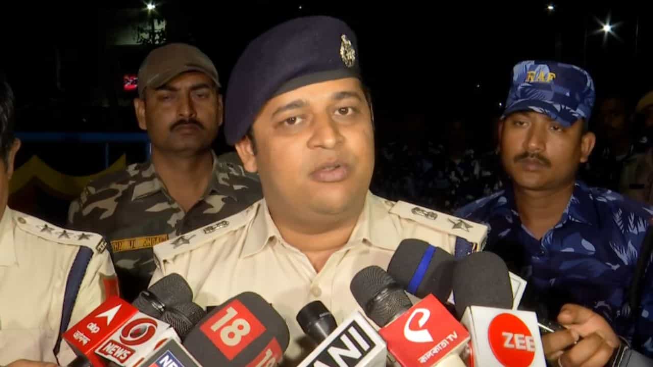 Sandeshkhali: যা অভিযোগ পুলিশ ক্যাম্পে জানান, বার্তা বসিরহাটের এসপির Sandeshkhali: যা অভিযোগ পুলিশ ক্যাম্পে জানান, বার্তা বসিরহাটের এসপির