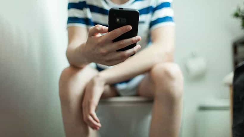 Mobile in Rectum: পায়ুদ্বারে ঢুকে রয়েছে মোবাইল! জেলের বন্দি এখন হাসপাতালে